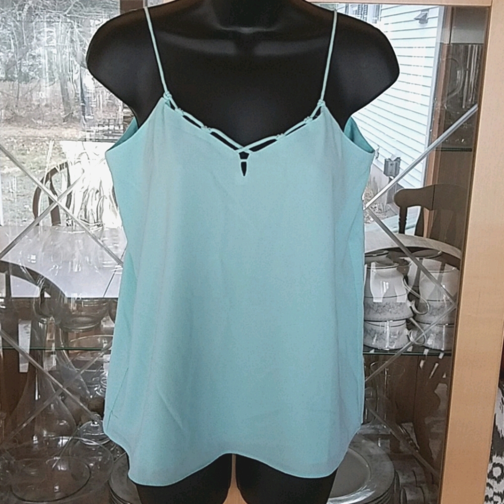 Banana Republic knot detail tank